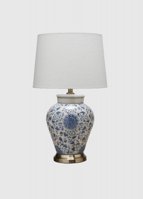 Bordslampa Fang Hong, vitEtt paket där vi satt ihop den vackert mönstrade lampfoten Fang Hong i keramik med lampskärmen Sofia i vitt linne. En stilfull och underbar kombination. Lampfoten är 58 cm hög och lampskärmen är 35 cm och har ett E27 ringfäste.Fin