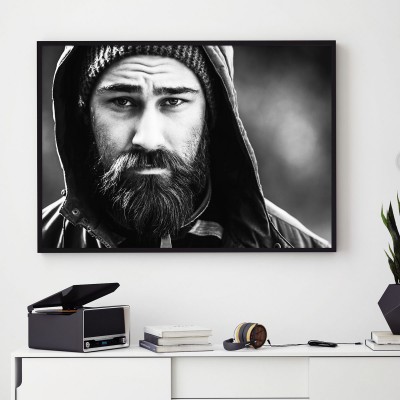 Poster Beard ManSvartvit fotoposter med en skäggig man. Tryckt på miljövänligt 230g, matt papperFinns i flera storlekar Postern levereras utan ram