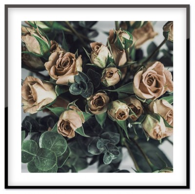 Poster BukettenSätt upp lite rosor på väggen med den här vackra fotopostern. Tryckt på miljövänligt 230g, matt papperStorlek: 50x50 cmPostern levereras utan ram