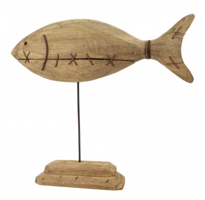 Dekorationsfisk, träEn kraftig dekorationsfisk i trä som hänger uppe på en stålpinne. Höjd: 38 cmBredd: 39 cmDjup fisk 4 cmDjup hållare: 6 cmMaterial: Trä