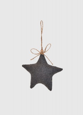 Stjärna BjärmeVacker tygstjärna att pryda dörren, granen eller ett paket med.Material: TygStorlek: 10x10cm