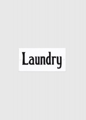 Skylta ditt hemEmaljskylt i emaljfinish med text på engelska Laundry