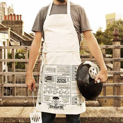 Förkläde för grillmästarenDetta förkläde skyddar dig vid matlagning samtidigt som det innehåller användbara tips och recept som hjälper dig att lyckas vid grillen!890x892x2 mm