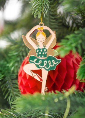 Juldekoration, ballerina i metallHängdekoration i form av en ballerina av metall med färgglatt tryck.Storlek ca: 5x10 cmMaterial: Metall
