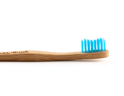 Den ödmjuka tandborsten	Världens mest sålda bambutandborste med handtag tillverkad av 100% biologiskt nedbrytbar, hållbart odlad bambu.Kvalitetsborste från DuPont, tillgänglig för vuxna och barn.	Humble Brush är en tandborste som kommer att reng