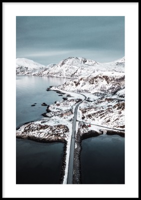 Poster, Lofoten wayEn fin fotoposter Lofoten i Norge.Tryckt på miljövänligt 230g, matt papperFinns i fler storlekar Postern levereras utan ram