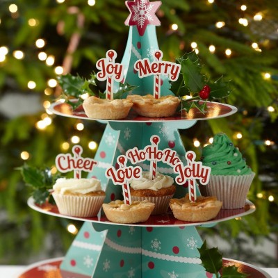 Söta sticks att dekorera julmaten med6 olika ord, Ho Ho Ho, Merry, Cheer, Joy, Jolly and LoveLåt dina cupcakes eller janssonen bli ännu festligare med fina sticks.Varje förpackning innehållerr 12 sticks
