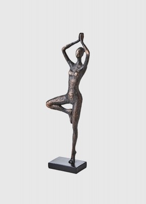 BalansEn poserande staty i mörk brons med antik finish. Tree Pose är en balansövning som skapar kraft och ger dig en grund. Statyn blir en fin del av din inredning. Använd inredning för att visa vem du är, vad du tycker om eller värdesätter.12,5 x 6 x 37,