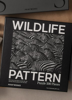 Pussel Zebra, 500 bitarVärlden är full av inspirerande och anmärkningsvärda mönster. De omger oss överallt där vi går och även om vi inte vet det har dessa mönster en helande effekt på människor och hjälper oss att minska stress. Intressant nog, samma sak