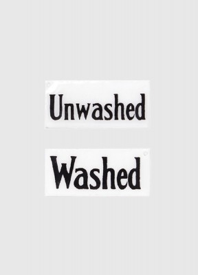 Skylt Washed/UnwashedDubbelsidig magnetskylt i emaljfinish med text på engelska Unwashed / Washed