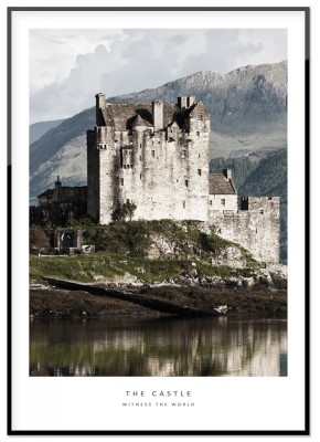 Poster, The CastleFrån serien Witness the world kommer den här fina fotopostern över ett gammalt slott omgivet av en fin naturmiljö.Tryckt på miljövänligt 230g matt papperFinns i flera storlekarPostern levereras utan ram