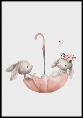 Poster, Två KaninerEn riktigt charmig barnposter med två söta kaniner som sitter i ett paraply. Postern passar utmärkt i barnrummet och livar upp tillvaron. Tryckt på miljövänligt 230g, matt papperFinns i flera storlekar Postern levereras utan ram