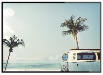 Poster Vintage vacationEn vacker harmonisk poster i härlig vintageinspirerad anda med palmer och en gammal buss. Tryckt på miljövänligt 230g, matt papperFinns i flera storlekarPostern levereras utan ram