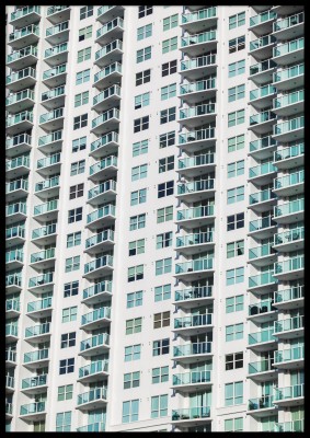 Affischen WindowsFotoposter över ett höghus i Miami med många fönster och våningar. Tryckt på miljövänligt 230g, matt papperFinns i flera storlekar Postern levereras utan ram